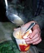 お湯を注ぐ